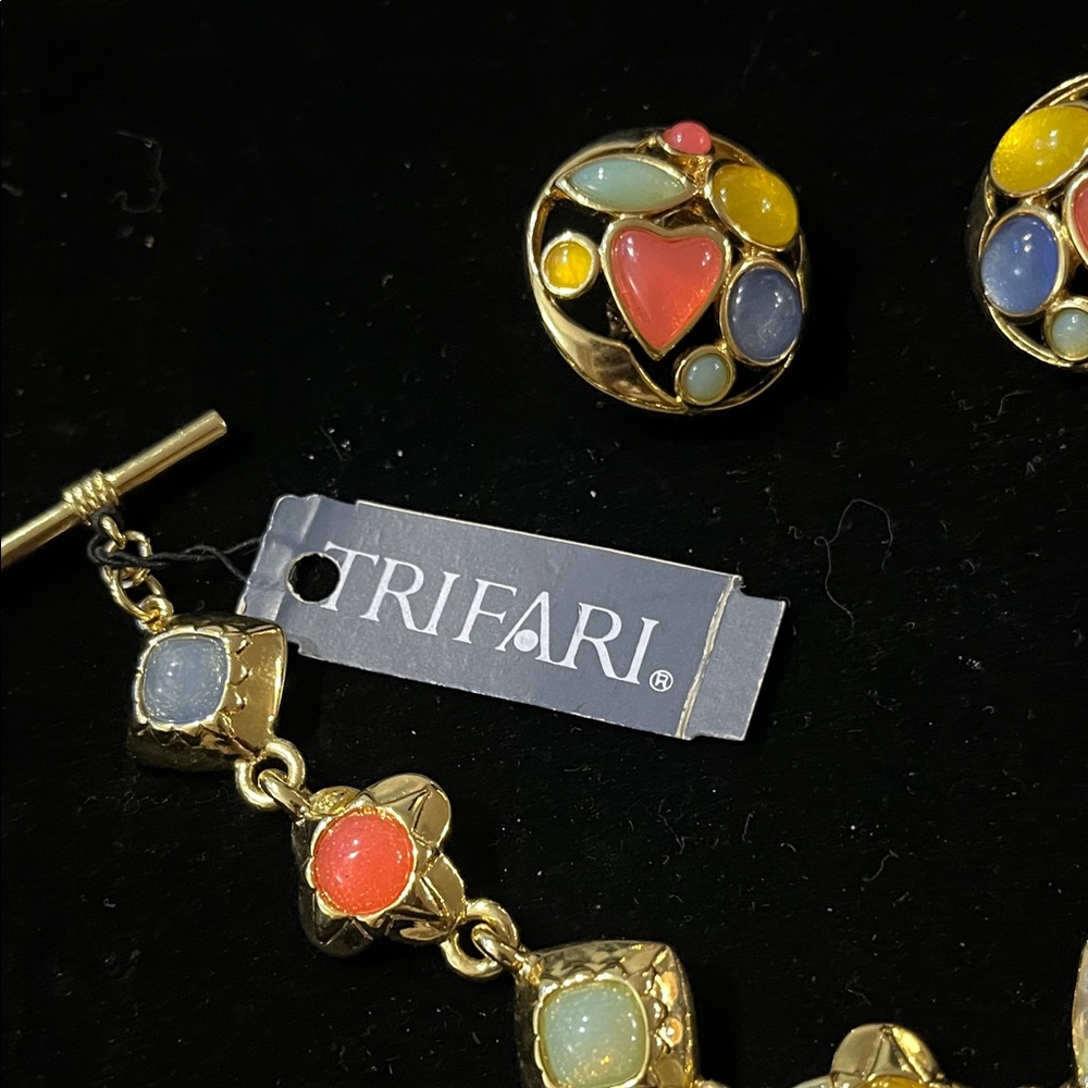 1636 * Trifari 1980’s Jelly Belly Fruit Salad Bracelet and Earrings Set - Picture 2 of 12